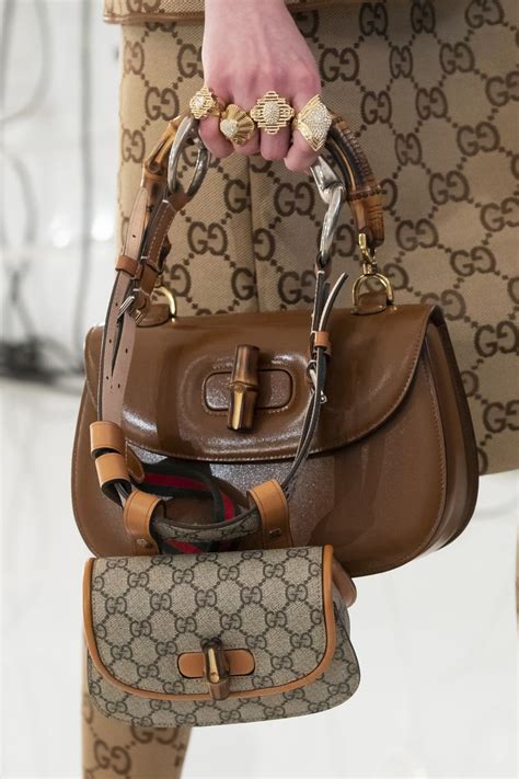 gucci handbags for latest collection.